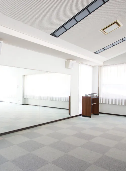 長野県 冠着荘 鏡のある練習室